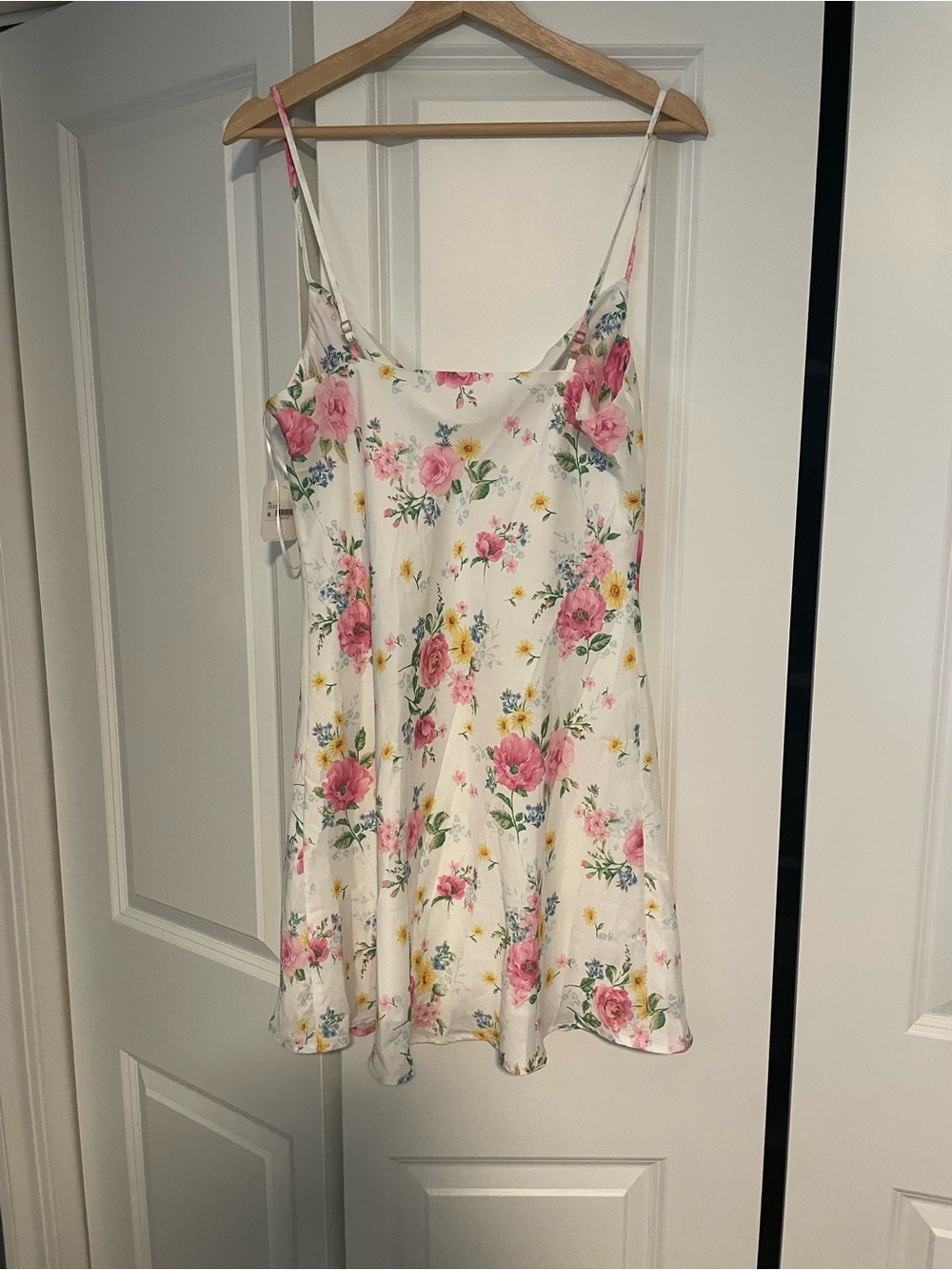 Alter’d state Floral Slip Dress Cami in White and Pink size M - Picture 4 of 4